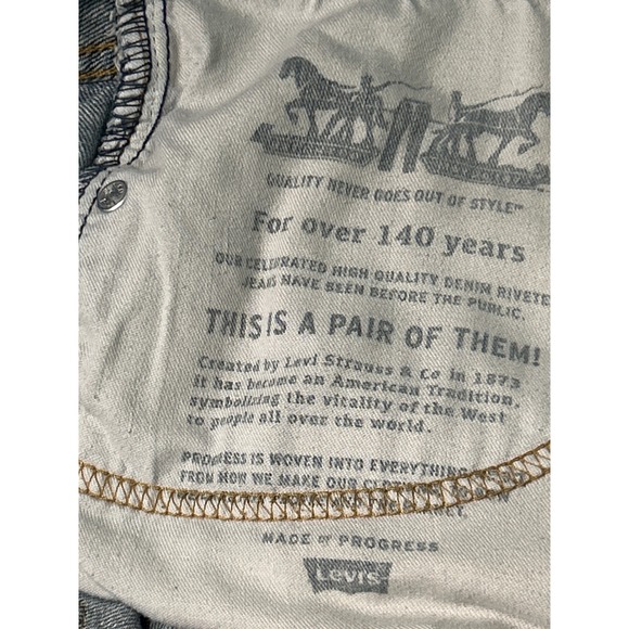 Levi Strauss & Co. 559 Men's Relaxed Straight‎ Leg Light Wash Jeans W42 L32 - Picture 3 of 9